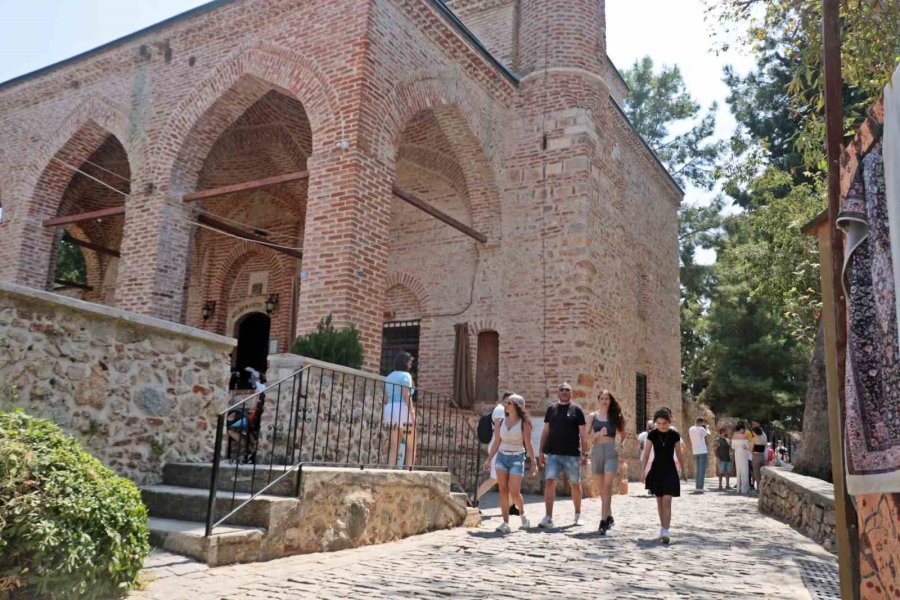 Alanya’da Selçuklu Mimarisi 793 Yıllık Camiye Turistlerin Yoğun İlgisi