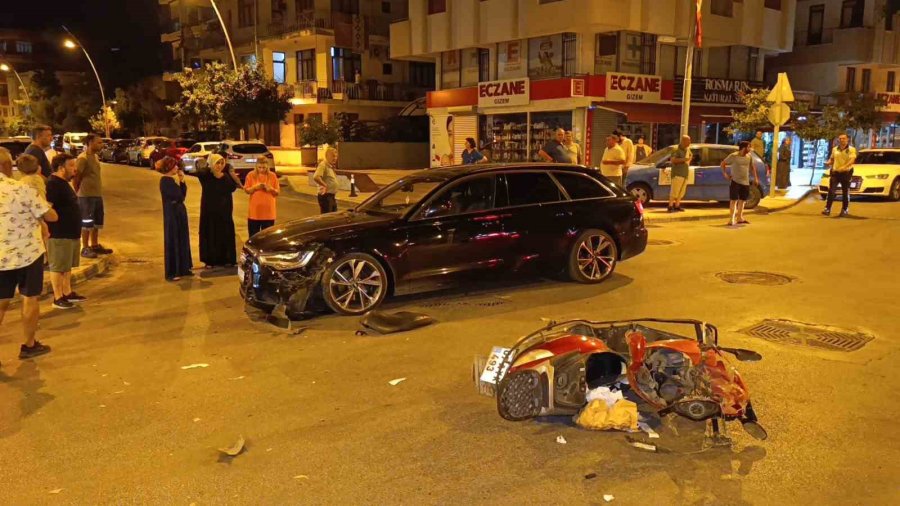 Dur Tabelasını Dikkate Almadı, Kendi Ayrı Motosikleti Ayrı Yerlere Fırladı