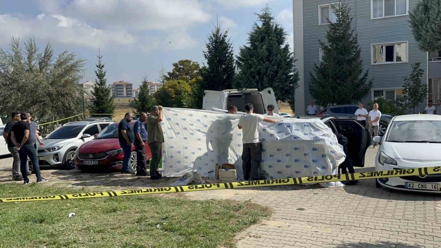 Genç Kadın Evlilik Yıl Dönümünde Aracında Ölü Bulundu