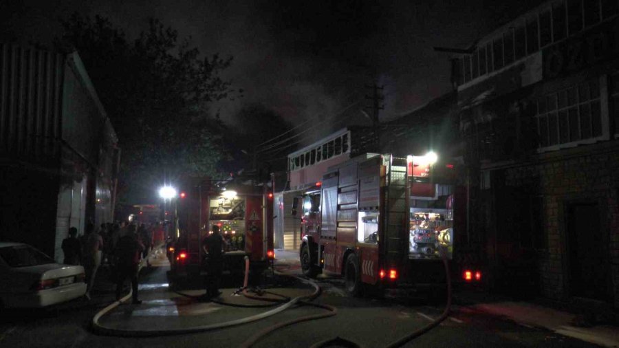 Kayseri’de Yangın Paniği: 3 İş Yeri Küle Döndü