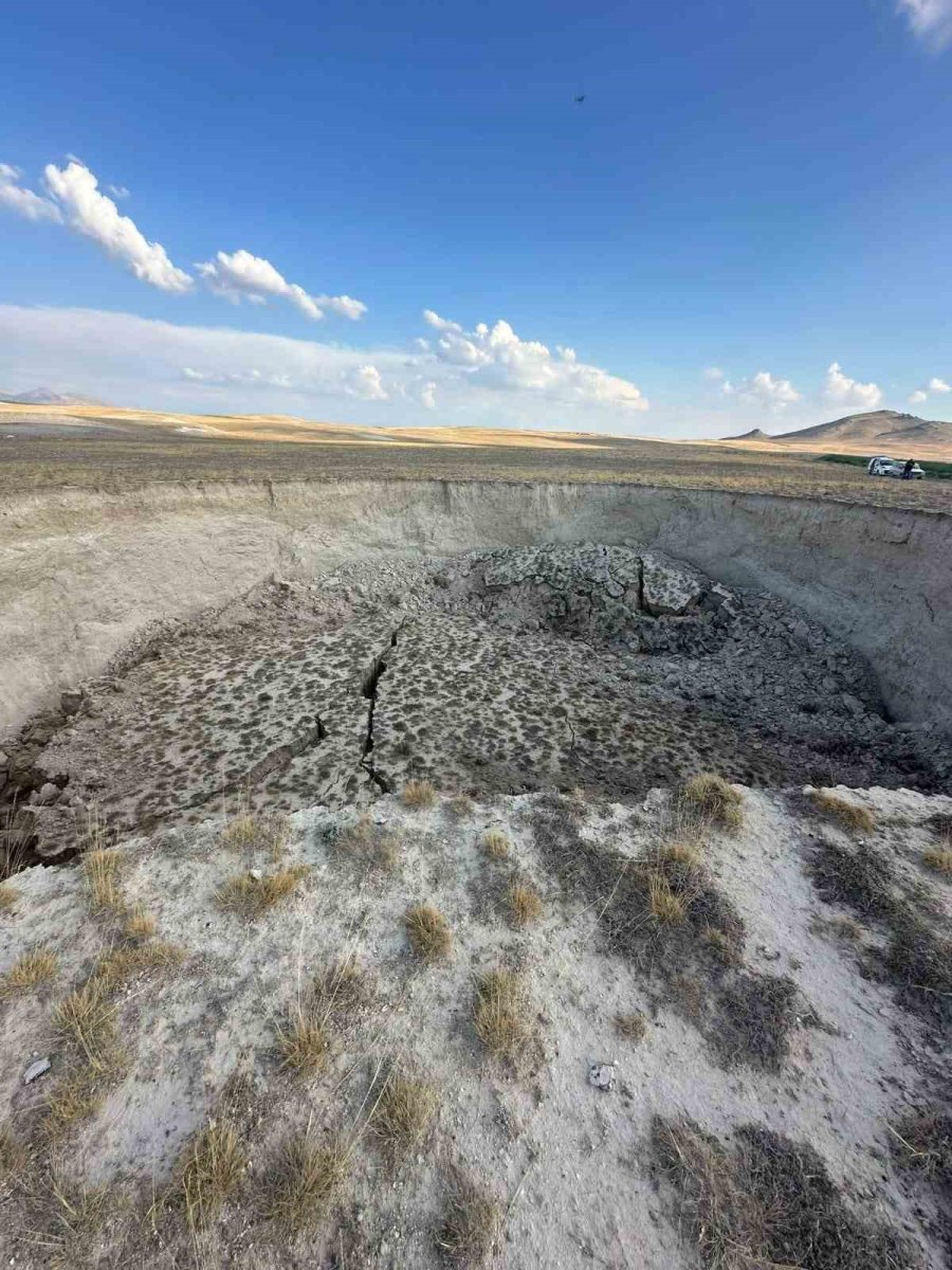 Konya’da 100 Metrelik Yeni Obruk