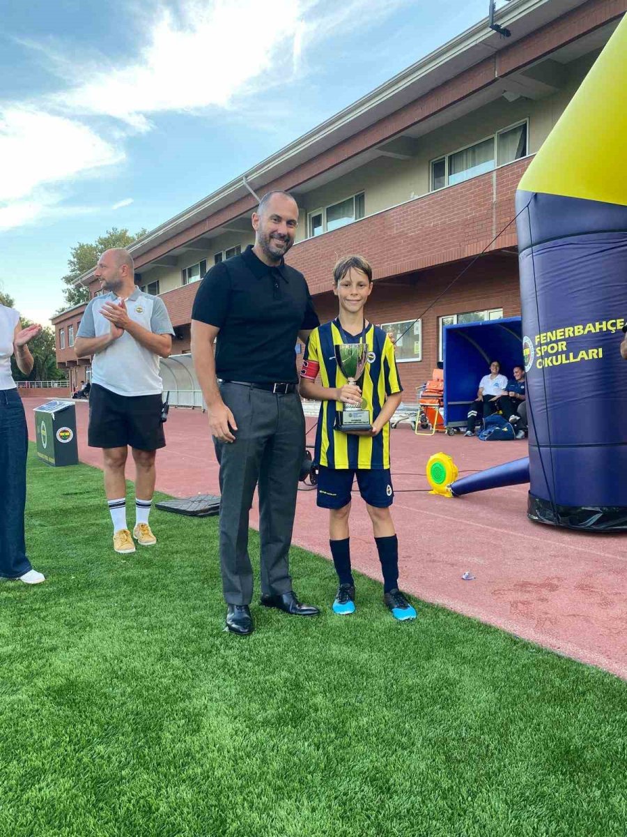 Manavgat Fenerbahçe Futbol Okulları, 12 Yaş Kategorisinde Türkiye 3.sü Oldu