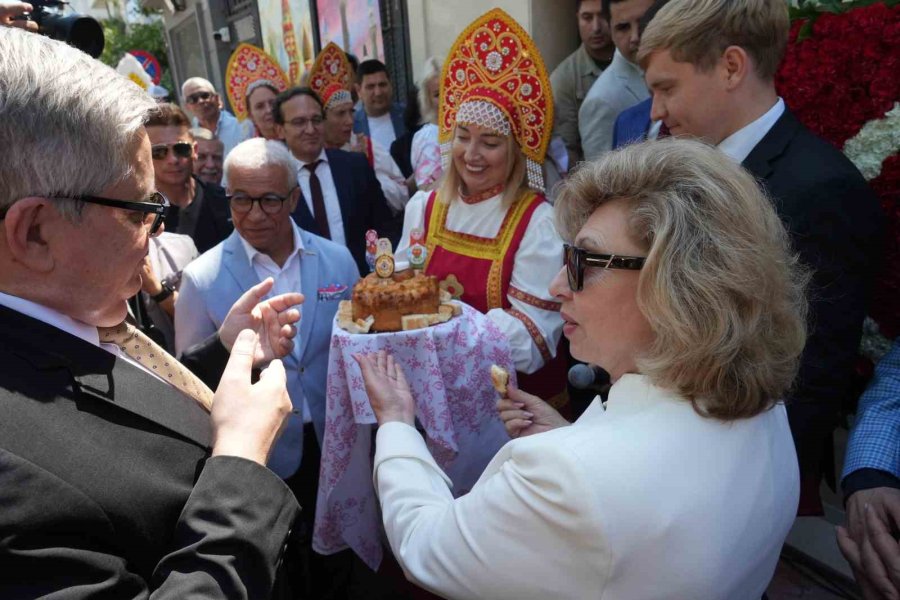 Rusya’nın Antalya Başkonsolosu Sergey Vetrik: "rusya-türkiye İlişkilerinin Geliştirilmesine Katkıda Bulunuyoruz"