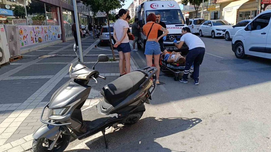 Devrilen Motosikletteki 2 Alman Turist Yaralandı