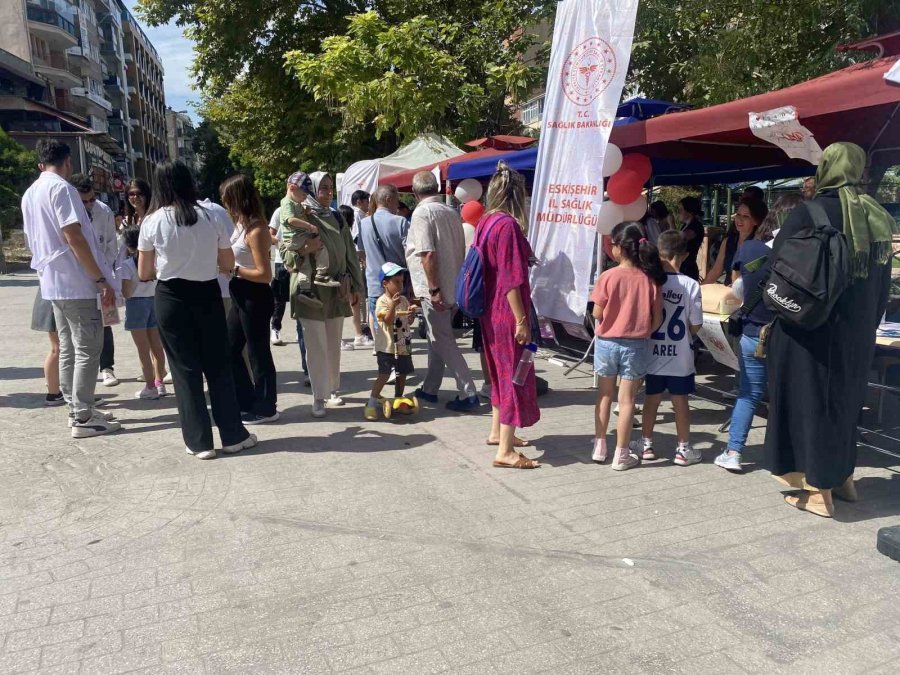 Vatandaşlar Halk Sağlığı Haftası Etkinlikleri İle Bilgileniyor