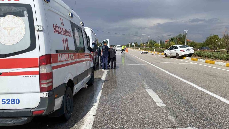 Konya’da Kontrolden Çıkan Otomobil Takla Attı: 3 Yaralı