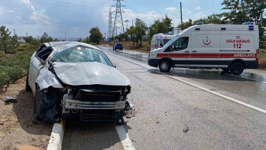 Konya’da Kontrolden Çıkan Otomobil Takla Attı: 3 Yaralı