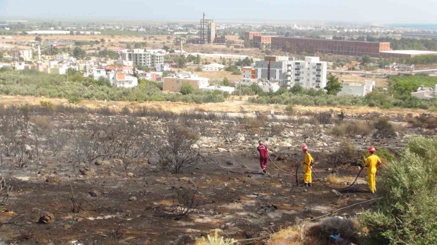 Mersin’de Makilik Alanda Çıkan Yangın Söndürüldü