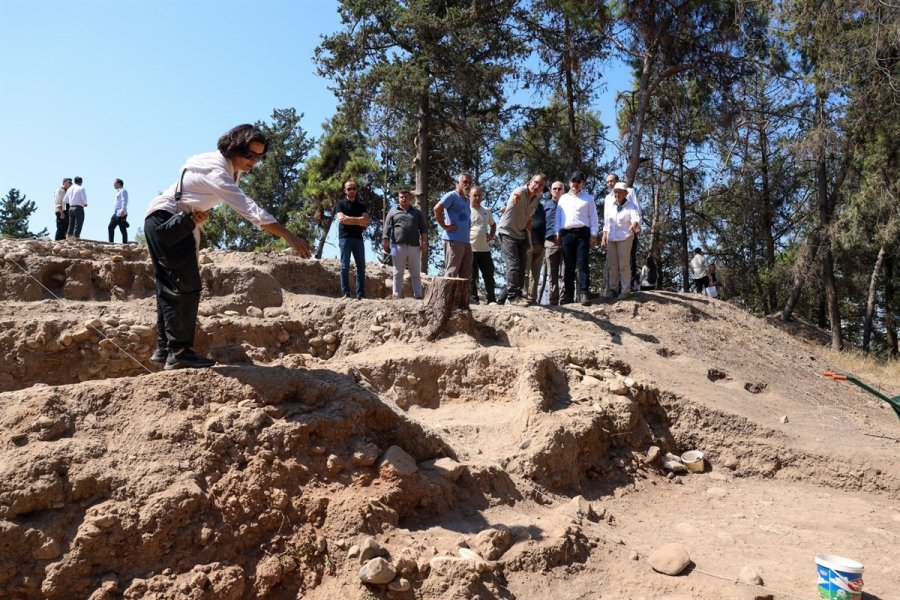 9 Bin Yıllık Yumuktepe Höyüğü’nde Kazı Çalışmaları Sürüyor