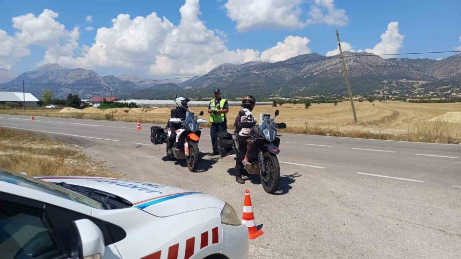 Antalya’da Kurallara Uymayan Motosiklet Sürücülerine Ceza Yağdı