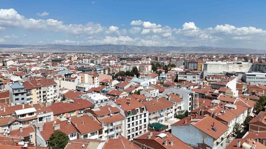 Eskişehir’de Üniversite Öğrencileri Henüz Gelmedi Apartlar Boş Kaldı