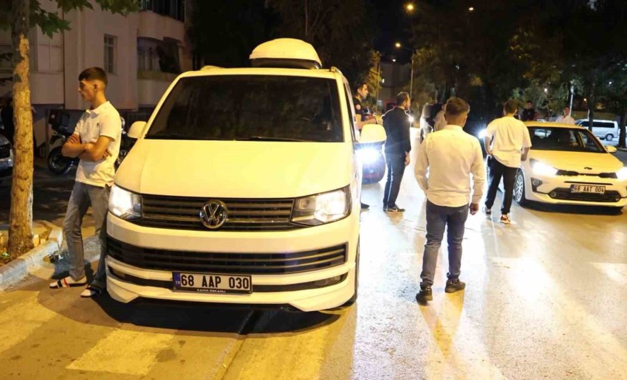 14 Yaşında Minibüs Kullanırken Polise Yakalandı: Önce Ehliyetsiz Çocuğun, Sonra Da Babasının Sözleri Şoke Etti