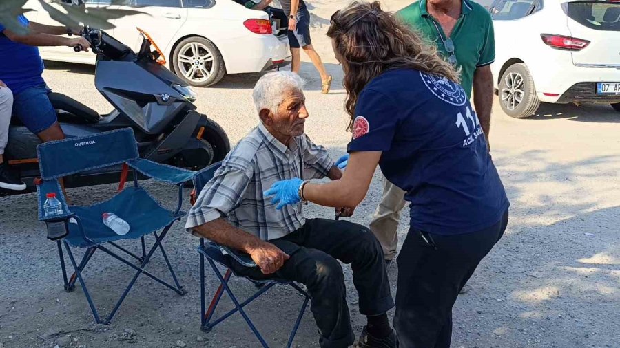 Manavgat’ta Kamyonet İle Otomobil Çarpıştı: 1 Yaralı