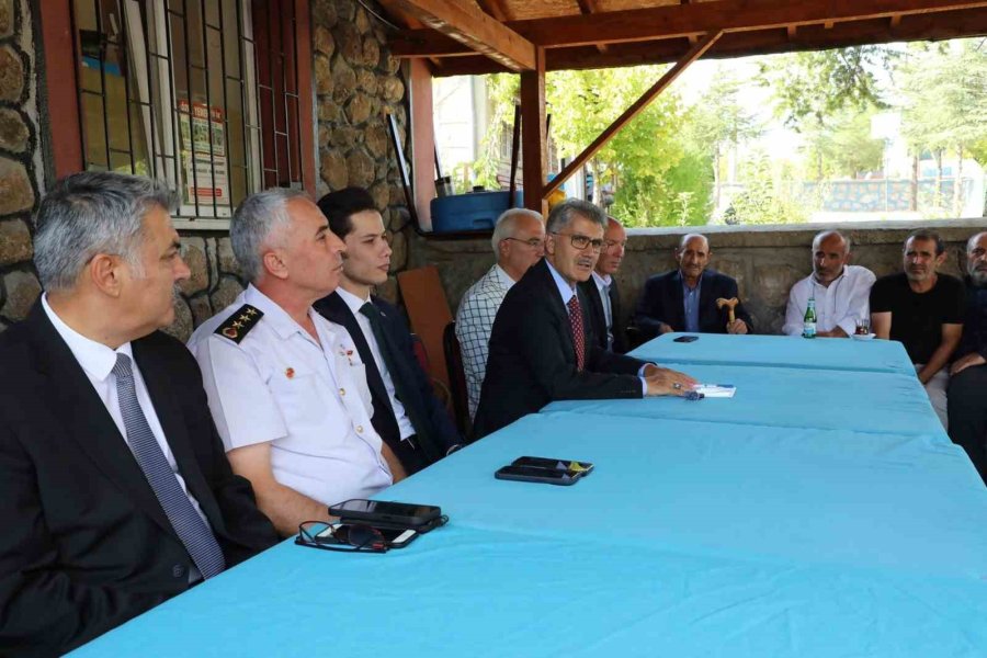 Vali Çelik Akçaören Halkı İle Bir Araya Geldi