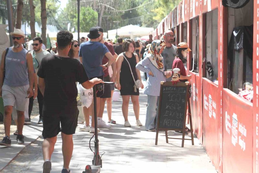 Karaalioğlu Parkı’nda Foodfest Rüzgarı: Son Gününde Yoğun İlgi Gördü