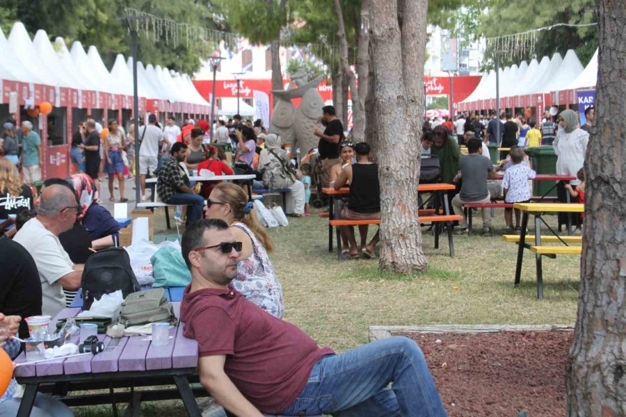 Karaalioğlu Parkı’nda Foodfest Rüzgarı: Son Gününde Yoğun İlgi Gördü