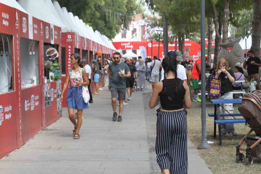 Karaalioğlu Parkı’nda Foodfest Rüzgarı: Son Gününde Yoğun İlgi Gördü