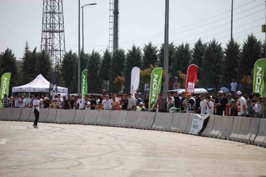 Konya’da Slalom Yarışı Ve Drift Gösterisinde Otomobiller Tozu Dumana Kattı