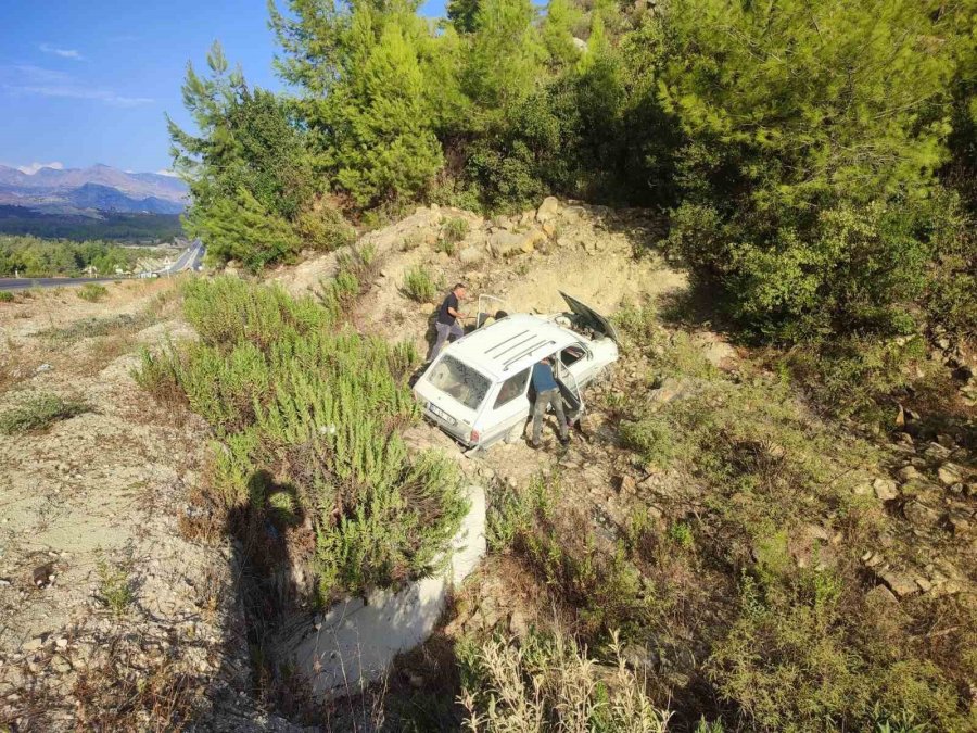 Otomobil Şarampole Yuvarlandı, Sürücü Yaşamını Yitirdi