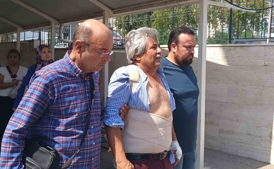 Kazada Eşini Kaybeden Adam, Cenazeyi Almaya Sargılarla Geldi