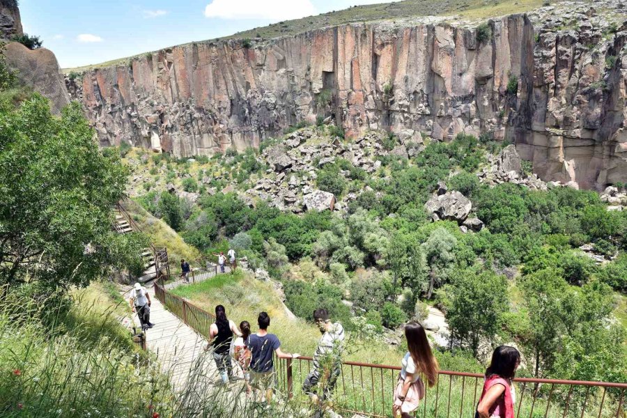 Dünyanın En Büyük 2. Kanyonu Ihlara Vadisi Ziyaretçilerini Ağırlıyor