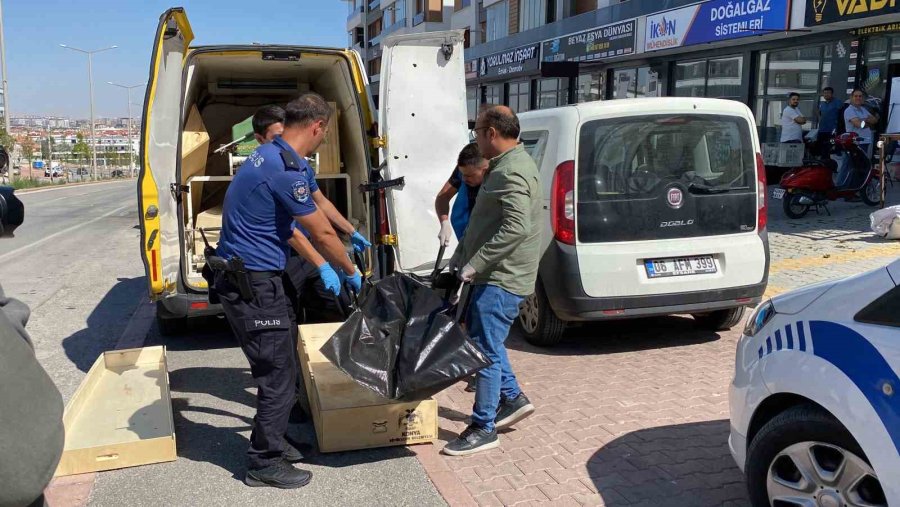 Genç Kadın Masaj Salonunda Bıçaklanarak Öldürülmüş Halde Bulundu