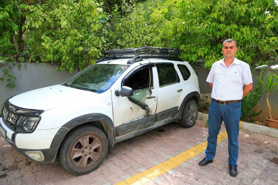 Dükkanın Önüne Park Eden Araca Kızıp Kendi Aracıyla Çarptı, ’kaydırdım’ Diyerek Özür Diledi