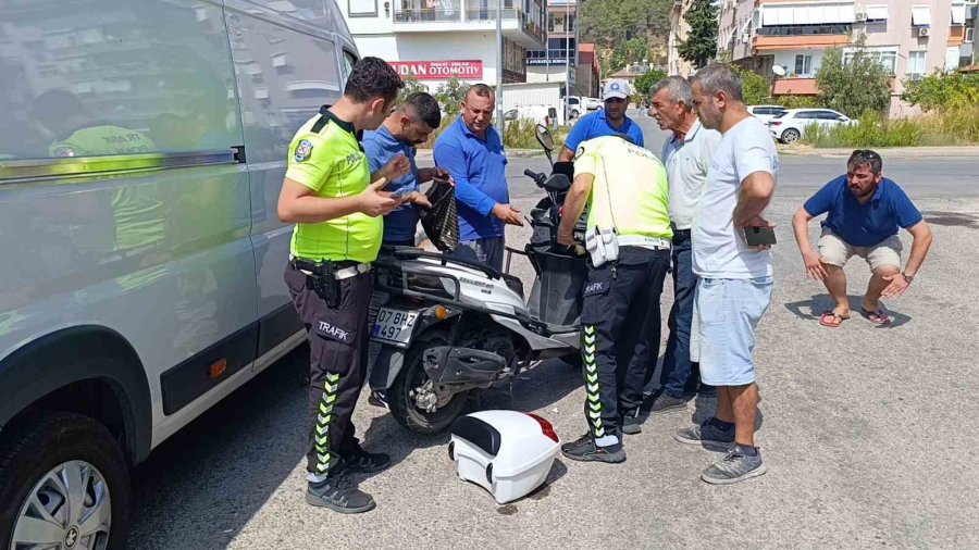 Kazada Yaralanan Sürücünün ’motosiklette 35 Bin Tl Var’ Sözü Ekipleri Alarma Geçirdi