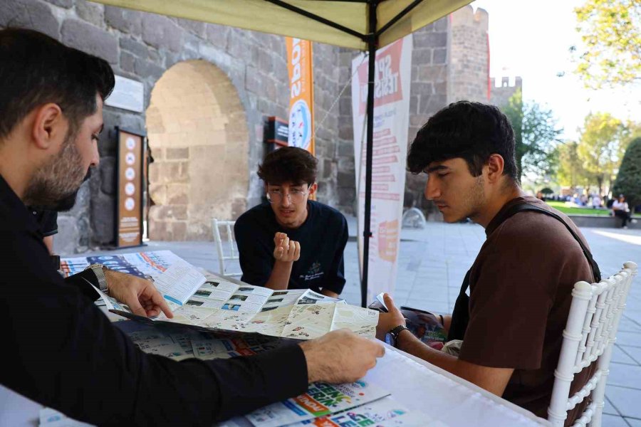 Büyükşehir’in Ücretsiz Rehberlik Ve Danışmanlık Hizmeti’ne, Öğrencilerinden Tam Not