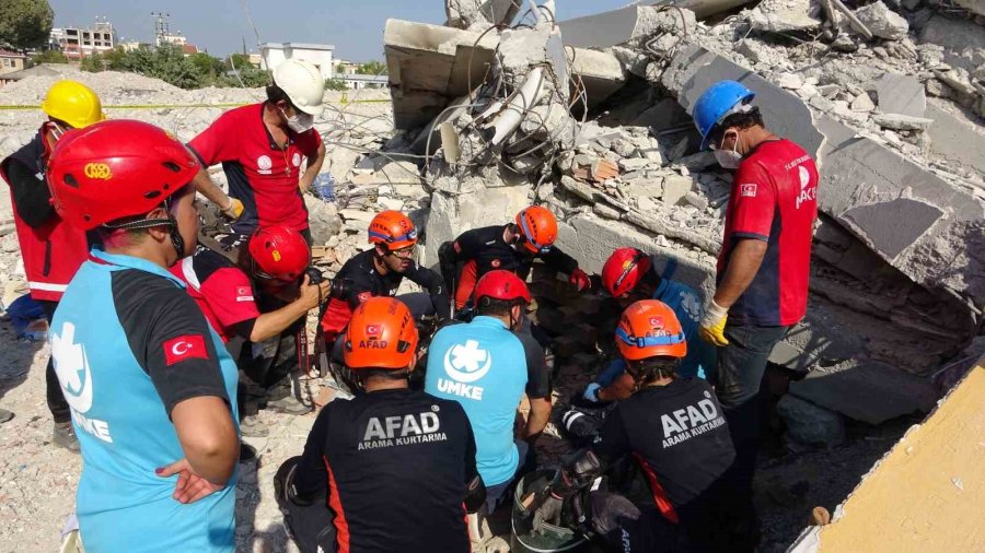 Mersin’de Deprem Tatbikatı Gerçeğini Aratmadı