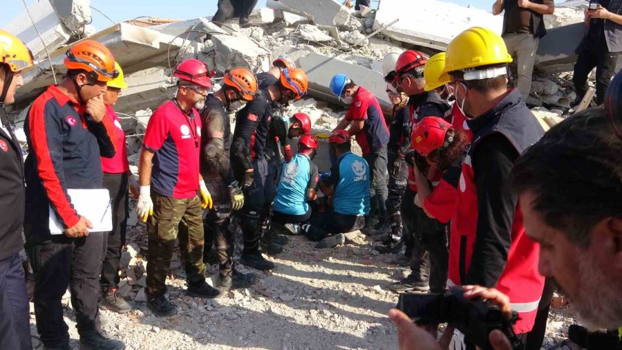 Mersin’de Deprem Tatbikatı Gerçeğini Aratmadı