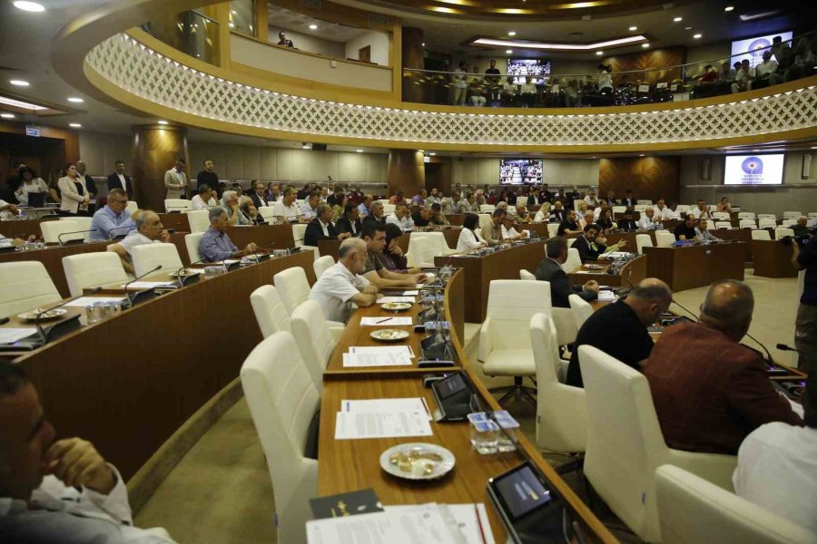 Antalya İtfaiyesi Araç Filosunu Güçlendiriyor