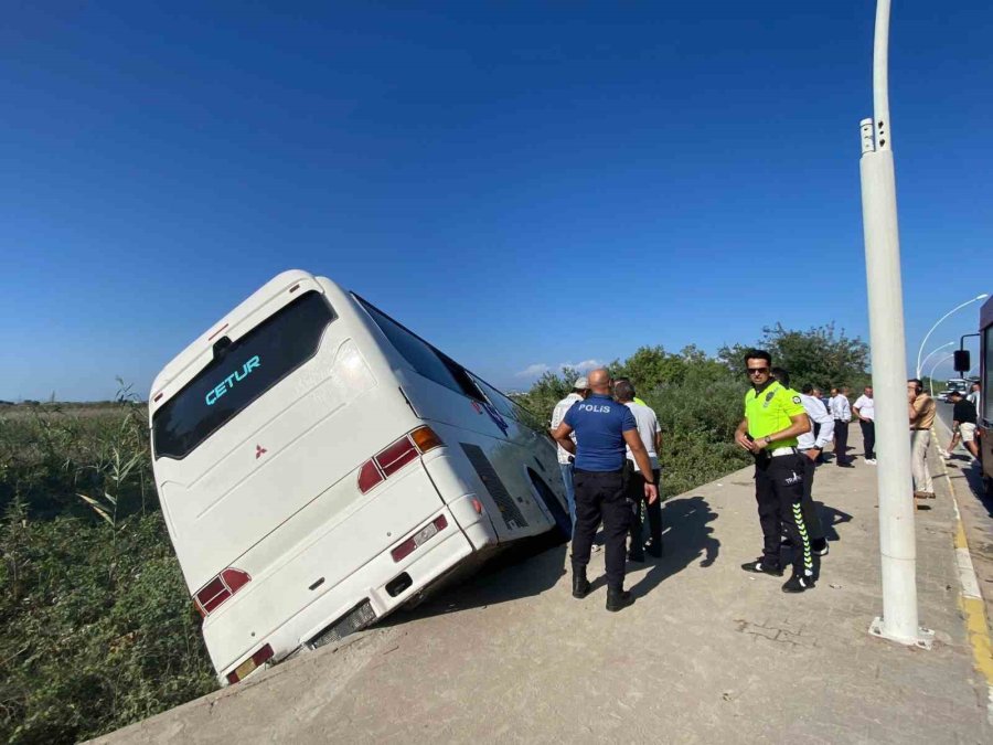 Otel Servisi Şarampole Uçtu: 7 Yaralı