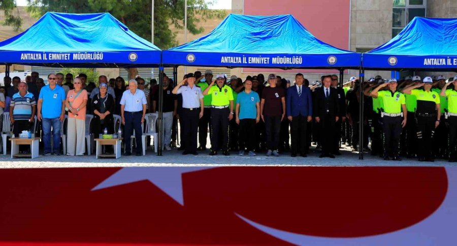 Trafik Kazasında Hayatını Kaybeden Polis Memuruna Gözü Yaşlı Veda