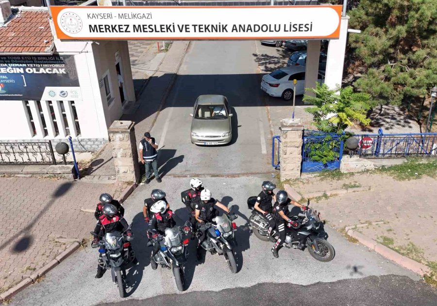 Okullar "polis" İle Güvende