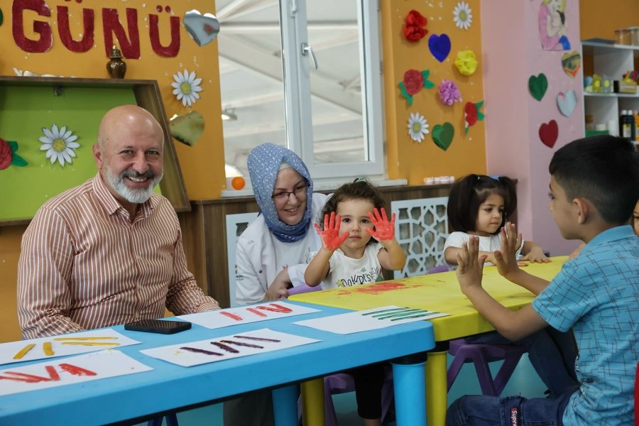 Başkan Çolakbayrakdar, “hayatın Tüm Renkleri, 7’den 70’e Bu Çatı Altında Buluşuyor"