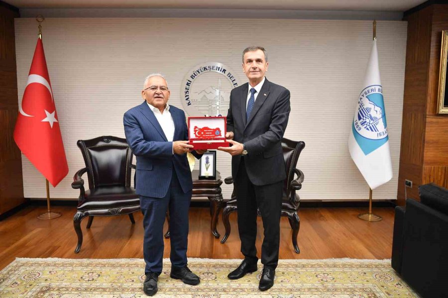 Başkan Büyükkılıç’a Niğde Valisi Ve Belediye Başkanı İle Mehmetçik Vakfı Müdüründen Ziyaret