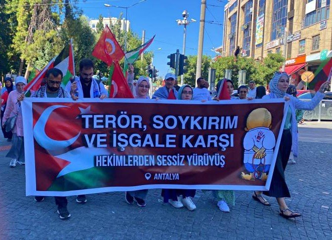 Hekimler: “israil, 344 Gündür Katliamlarına Devam Ediyor”