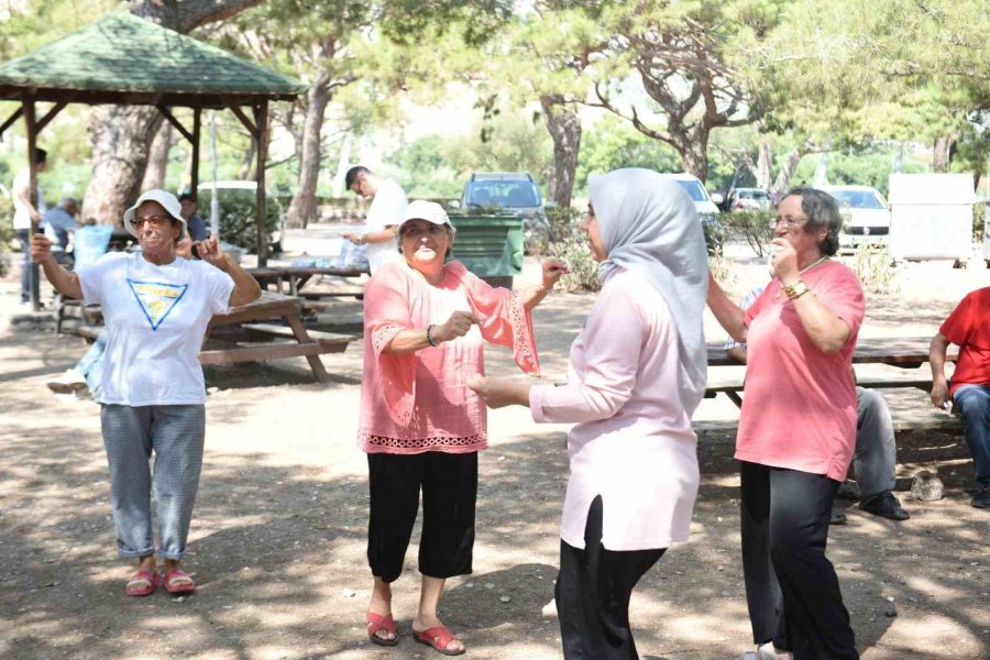 Huzurevi Sakinleri Sarısu’da Piknik Yaptı