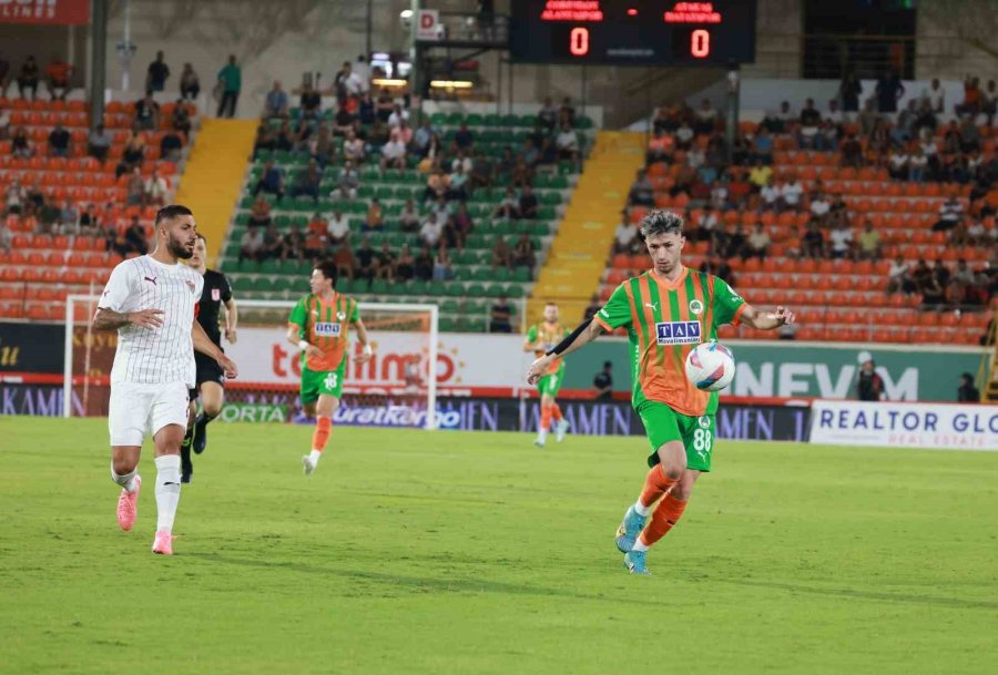 Trendyol Süper Lig: Corendon Alanyaspor: 0 - A. Hatayspor: 0 (ilk Yarı)