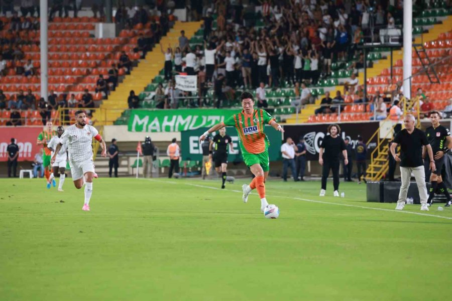 Trendyol Süper Lig: Corendon Alanyaspor: 0 - A. Hatayspor: 0 (ilk Yarı)