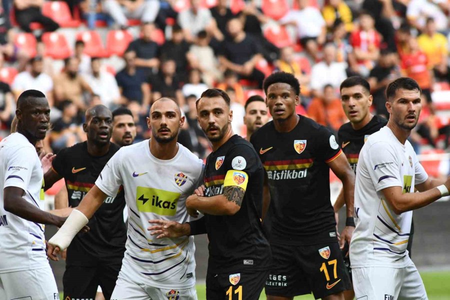 Trendyol Süper Lig: Kayserispor: 0 - Eyüpspor: 2 (ilk Yarı)