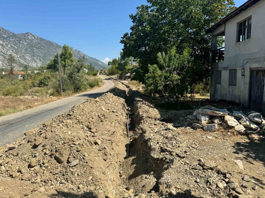 Manavgat Çaltepe’de Eskiyen İçme Suyu Şebekesi Yenileniyor