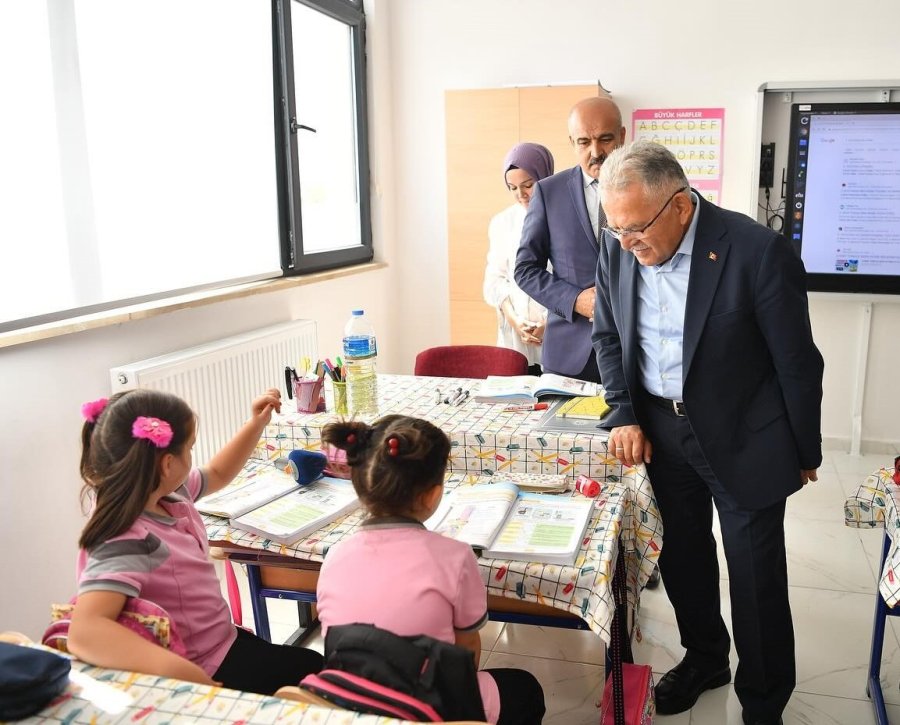 Başkan Büyükkılıç; Büyükşehir’in İncesu Saraycık’a Kazandırdığı Yeni Okulu Ziyaret Etti