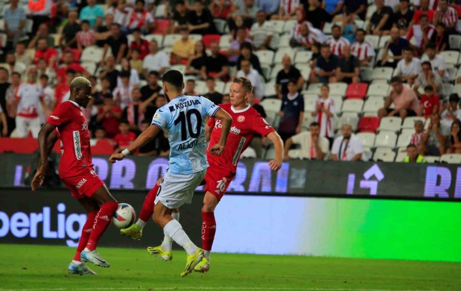 Trendyol Süper Lig: Antalyaspor: 0 - Adana Demirspor: 0 (ilk Yarı)