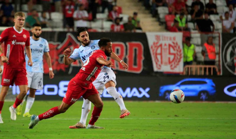 Trendyol Süper Lig: Antalyaspor: 0 - Adana Demirspor: 0 (ilk Yarı)