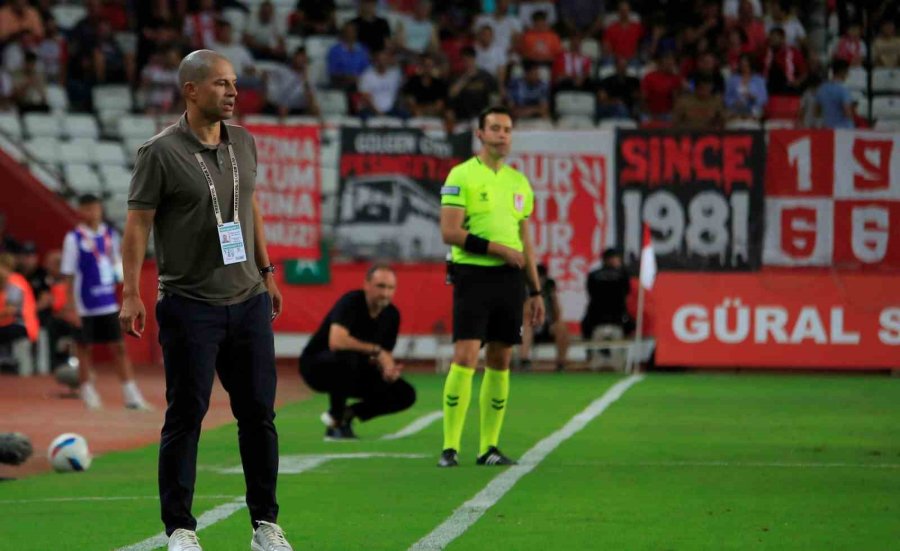 Trendyol Süper Lig: Antalyaspor: 0 - Adana Demirspor: 0 (ilk Yarı)