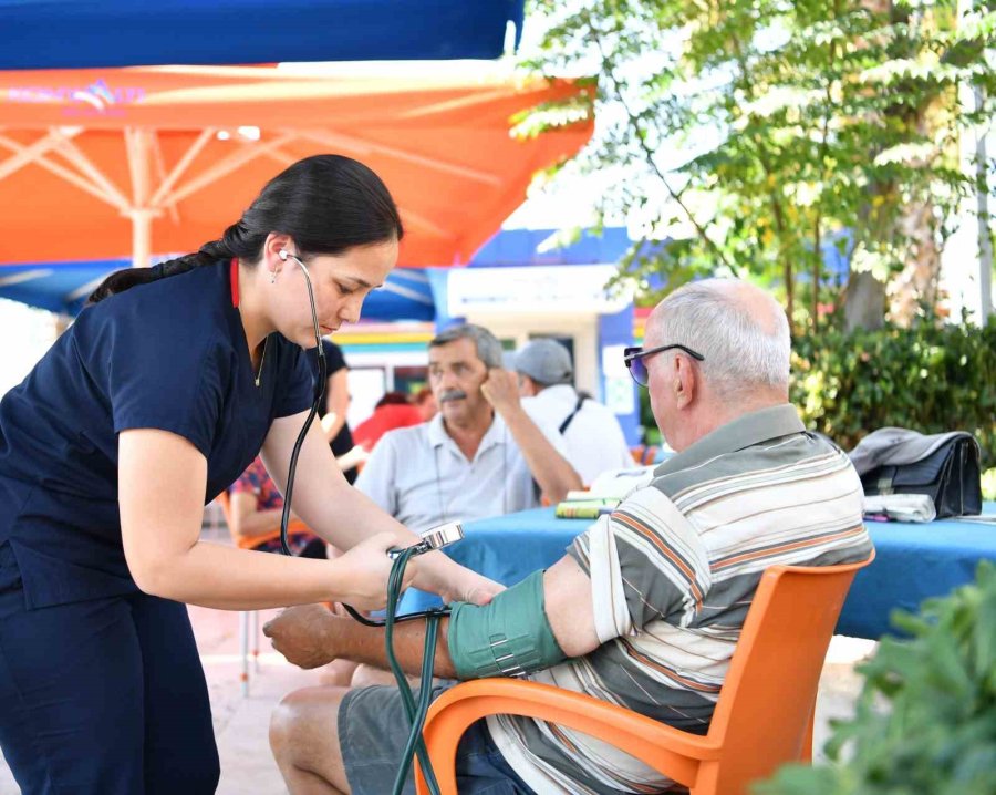 Konyaaltı’ndan Emeklilere Sağlıklı Yaşam Tüyoları