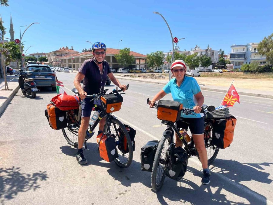 Alman Çift ‘yapamazsın’ Diyen Arkadaşlarına İnat 6 Bin Kilometre Pedal Çevirdi