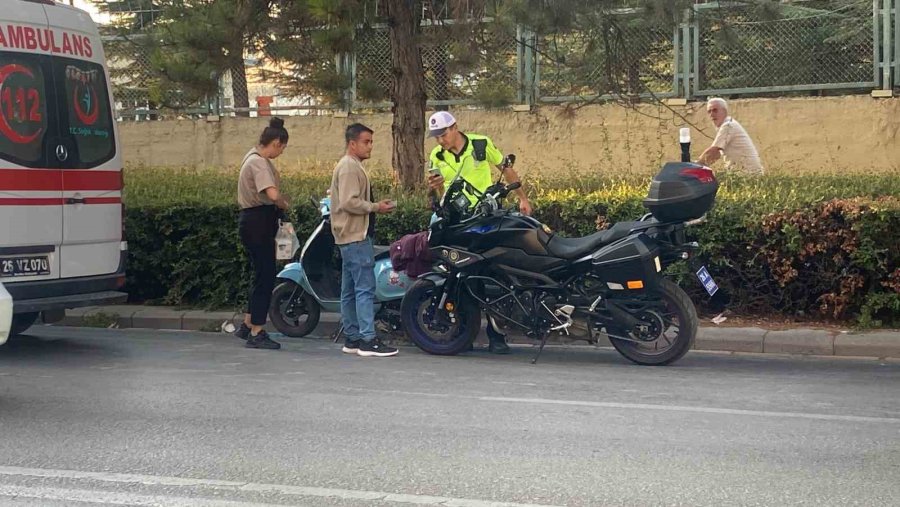 Geç Gelen Sağlıkçılar Daha Yaralıya Müdahale Etmeden Basın Mensubuyla Tartışmaya Girdi